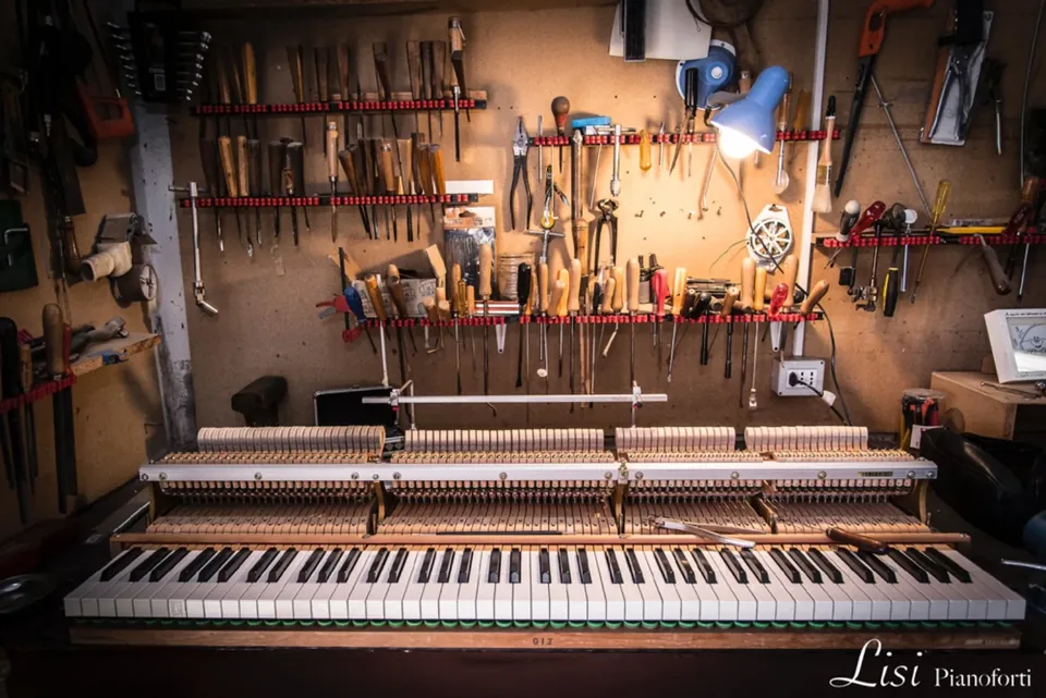 RIPARAZIONI per pianoforti